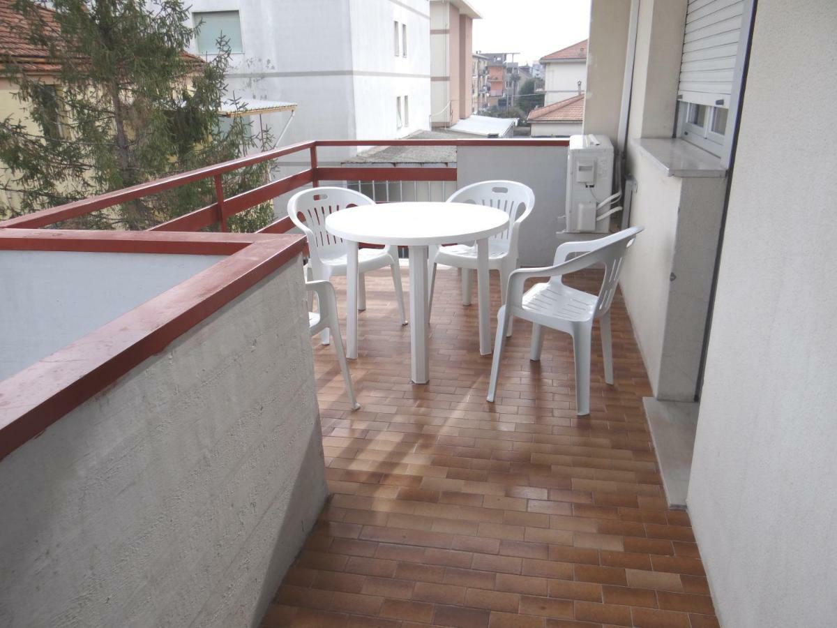 Grande Appartamento Al Mare Martinsicuro Exterior foto